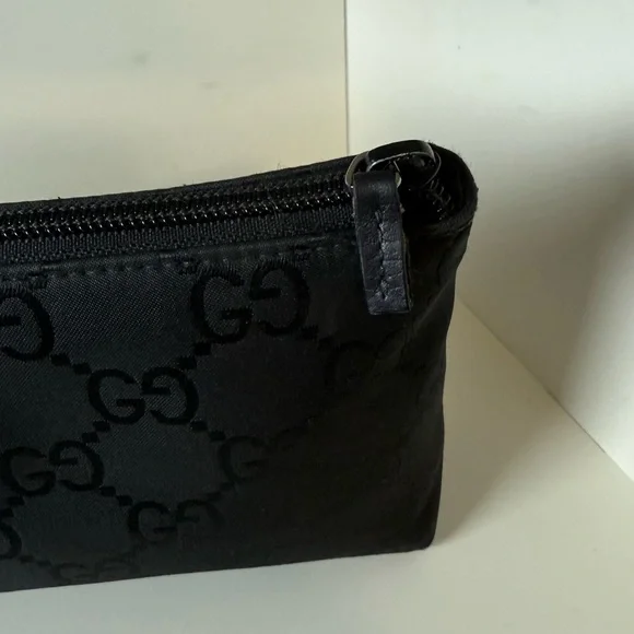 Gucci Black Monogram cosmetic pouch - Picture 4 of 9
